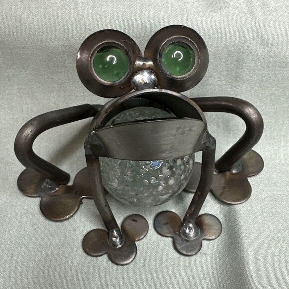 Yard Birds Metal Frog Made of Scrap &‎ Rejected Metal Marble In Belly - Picture 1 of 7